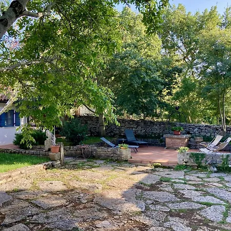 Stancija Baladur In Rakovci - 3 Haeuschen Fuer Insgesamt 6 Personen Baladur 3 Feriehus Baderna